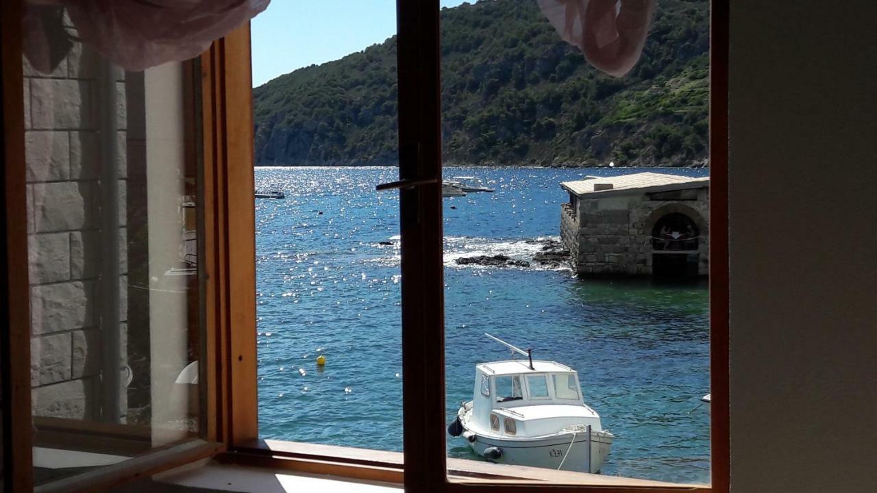 Anka'S Beach Komiža Eksteriør billede